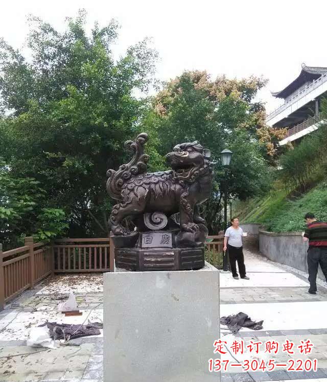 白虎神兽雕塑