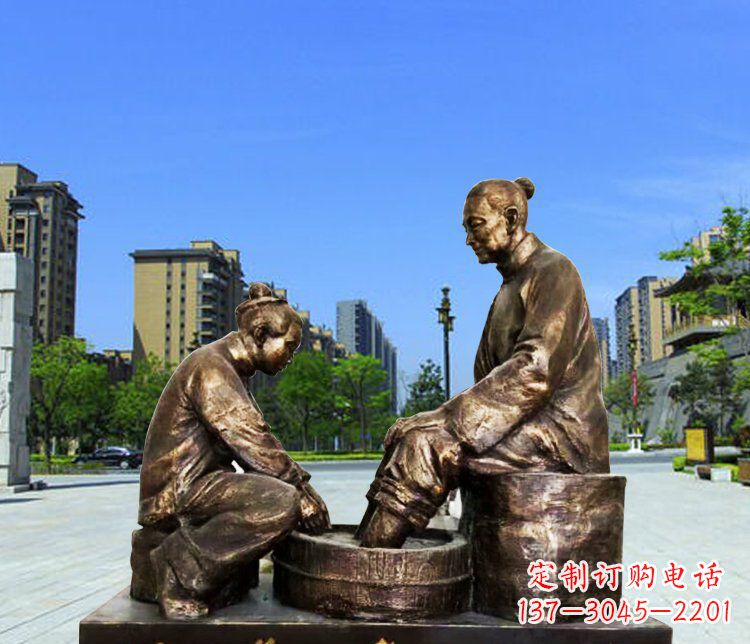百善孝为先给妈妈洗脚铜雕 (2)