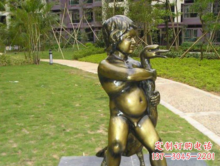 新颖童真男孩城市玻璃钢仿铜景观雕塑 新颖童真男孩城市玻璃钢仿铜景观雕塑