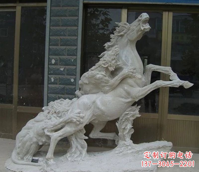 奔马石雕