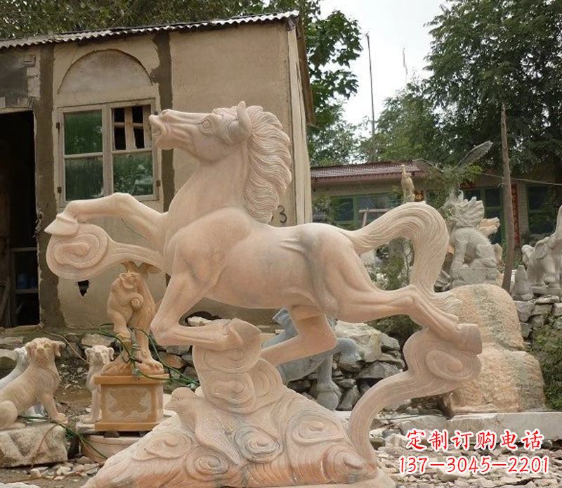 奔马石雕晚霞红动物雕塑