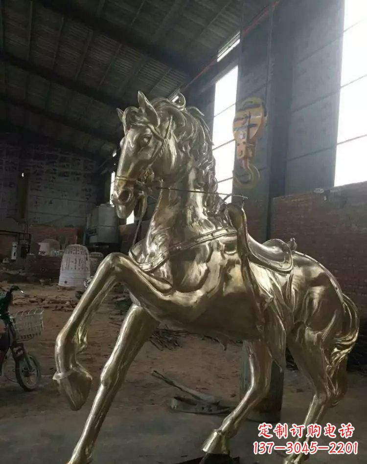奔马铜雕