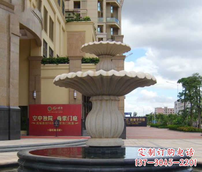 喷泉石雕精美的欧式园林装饰