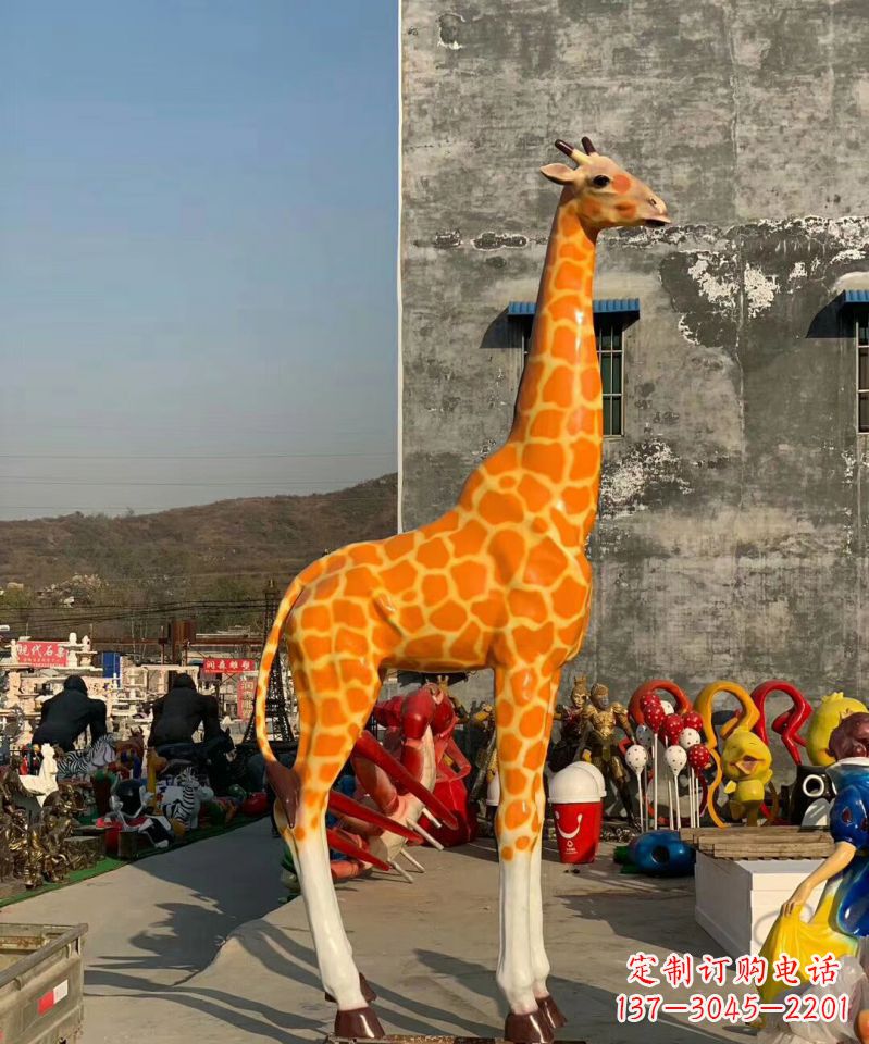 玻璃刚彩绘长颈鹿动物雕塑