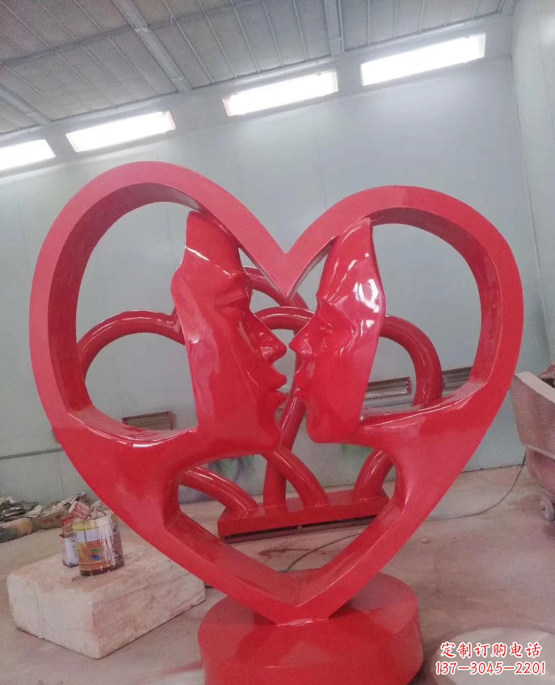 玻璃钢爱心雕塑 公园景观摆件