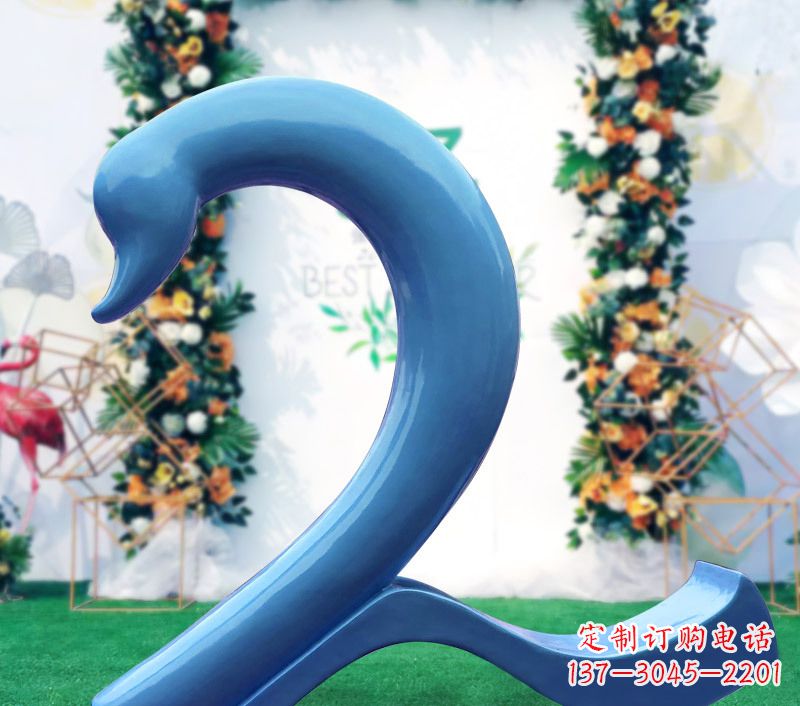 玻璃钢爱心天鹅雕塑(右)