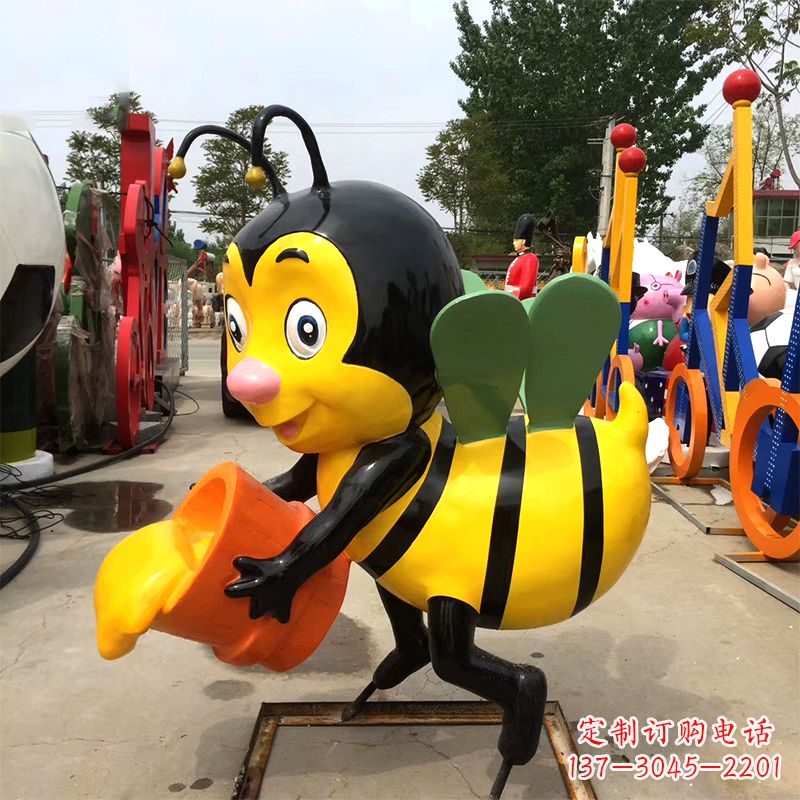 玻璃钢采蜜的蜜蜂雕塑