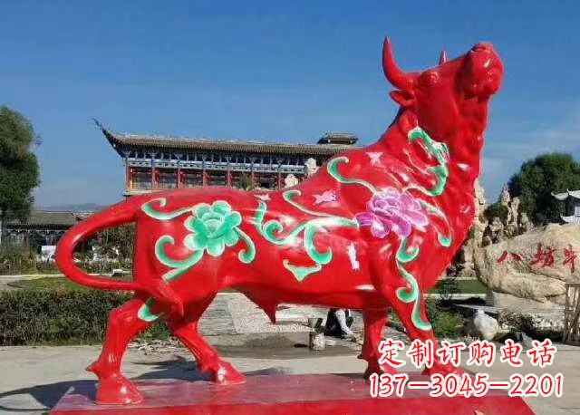 玻璃钢彩绘八方红牛雕塑