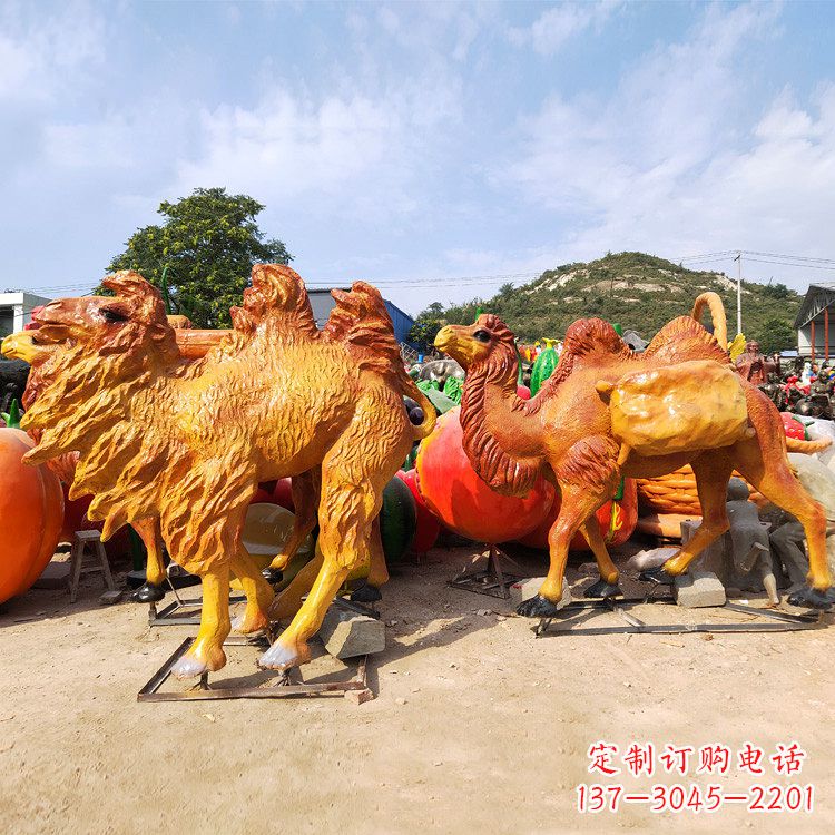 玻璃钢彩绘仿真骆驼雕塑
