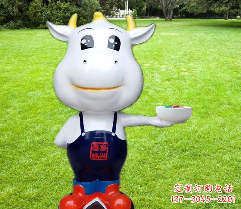 玻璃钢厨师小牛卡通雕塑
