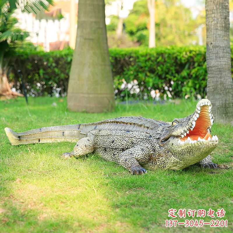 玻璃钢雕塑户外园林景观装饰仿真动物鳄鱼摆件