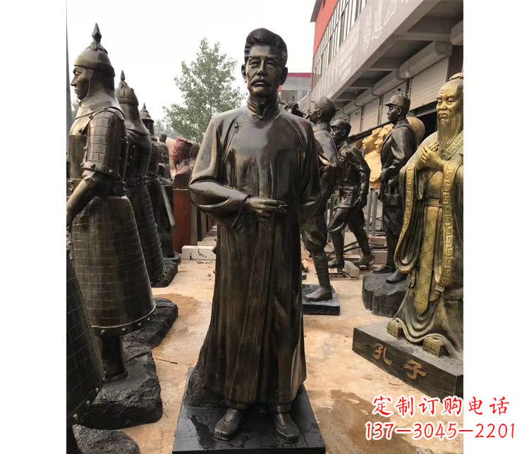 玻璃钢仿铜校园近代名人鲁迅雕塑
