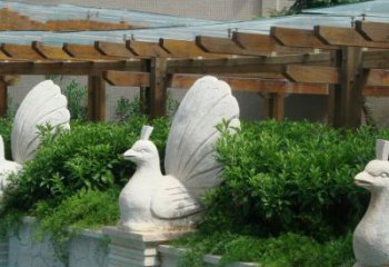 璀璨孔雀喷泉石雕