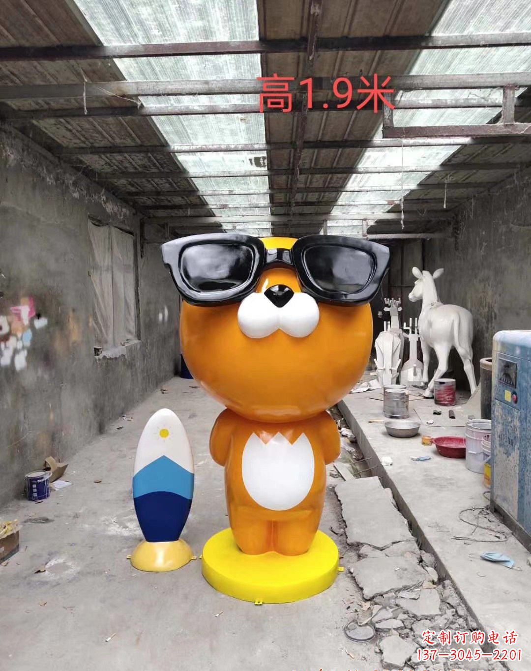 玻璃钢卡通小熊景观雕塑