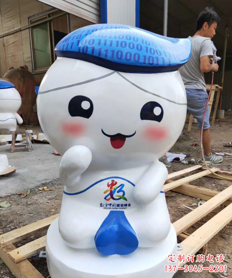 玻璃钢烤漆仿真卡通雕塑