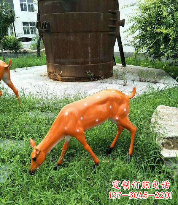 玻璃钢喷漆动物梅花鹿雕塑