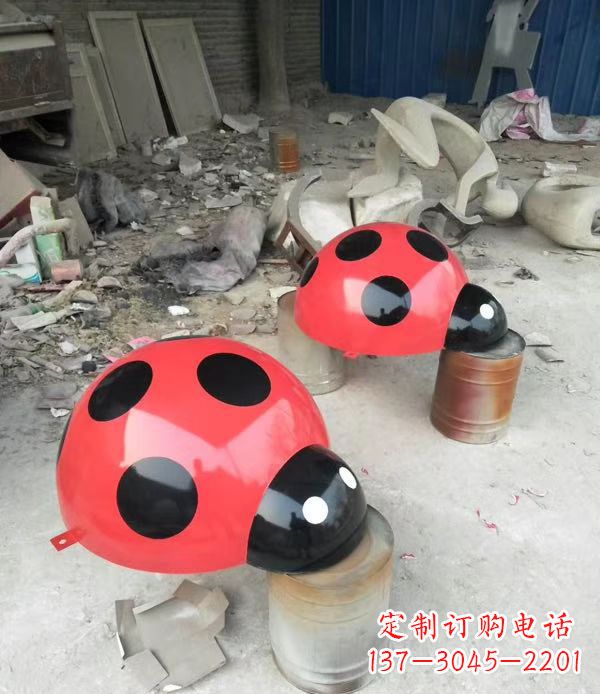 玻璃钢七星瓢虫雕塑公园景观摆件