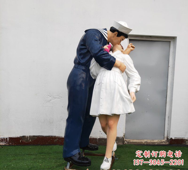 玻璃钢亲吻人物雕塑