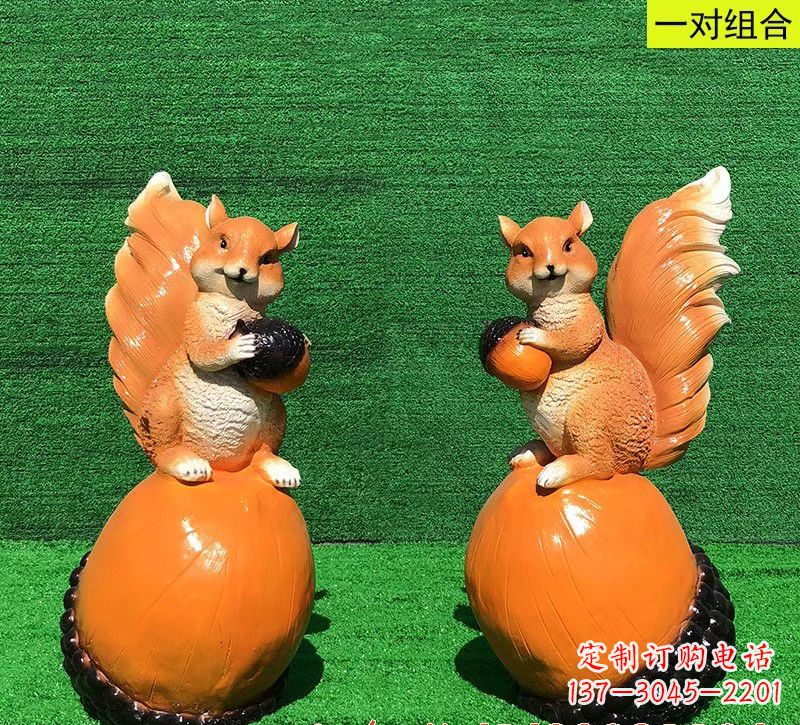 玻璃钢松鼠雕塑