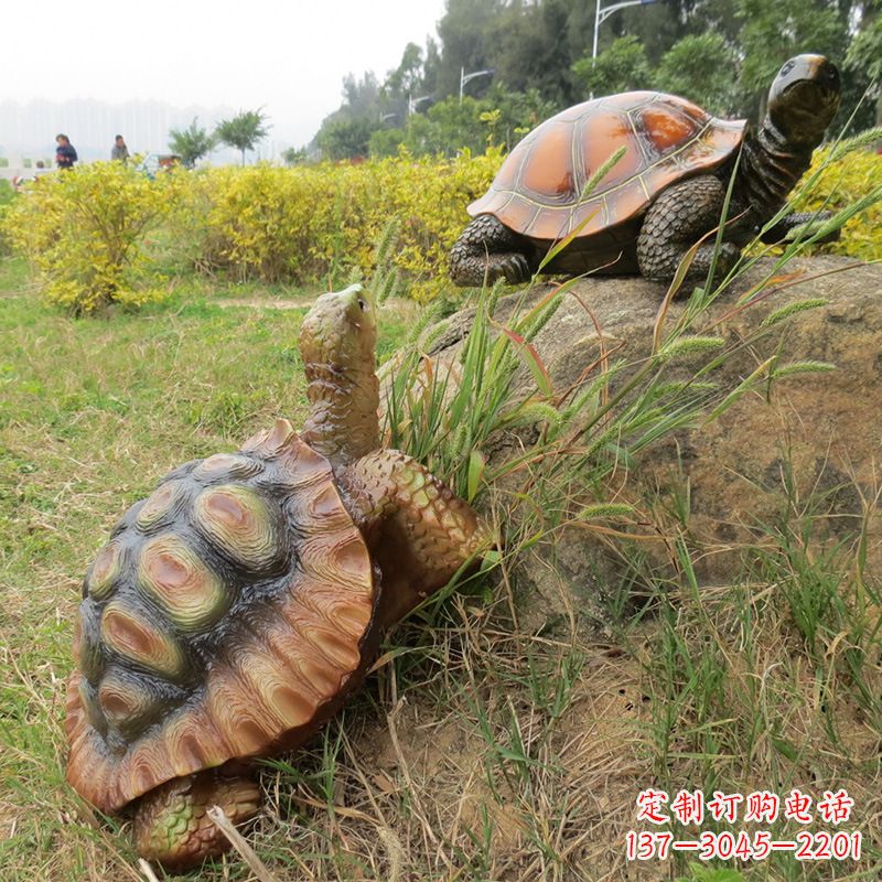 玻璃钢乌龟园林草丛动物雕塑摆件