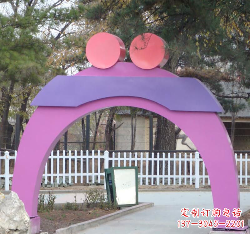 不锈钢爱心拱门雕塑2