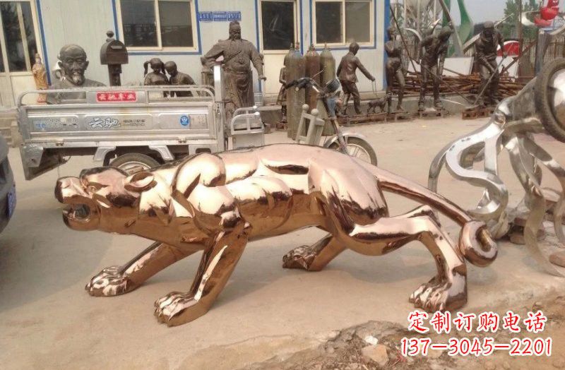 不锈钢豹子雕塑222