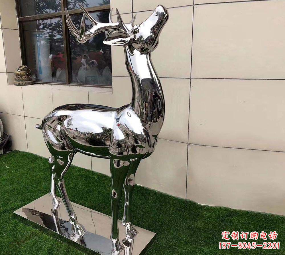 不锈钢别墅镜面小鹿雕塑