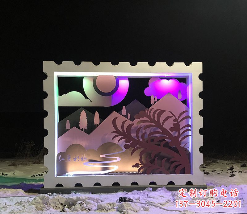 不锈钢彩绘景观灯饰雕塑