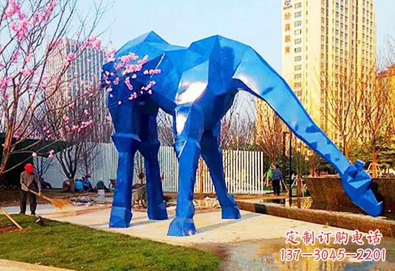 不锈钢彩色大型几何长颈鹿雕塑
