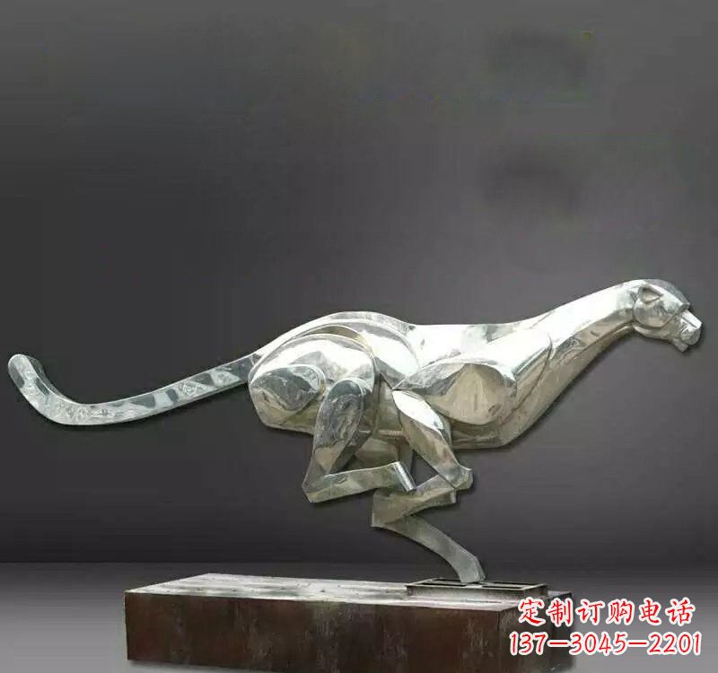 不锈钢豹子雕塑一种精美的雕塑艺术 不锈钢豹子雕塑一种精美的雕塑艺术