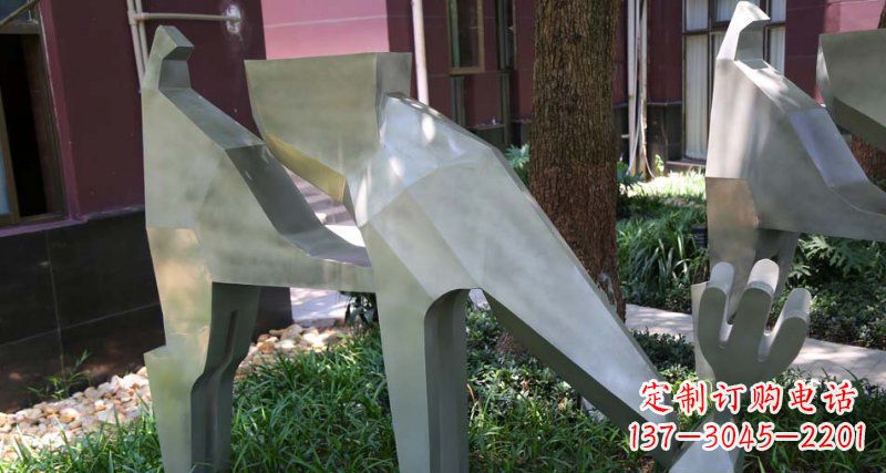 不锈钢抽象吃草的几何梅花鹿动物雕塑
