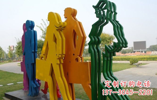 不锈钢抽象逛街人物