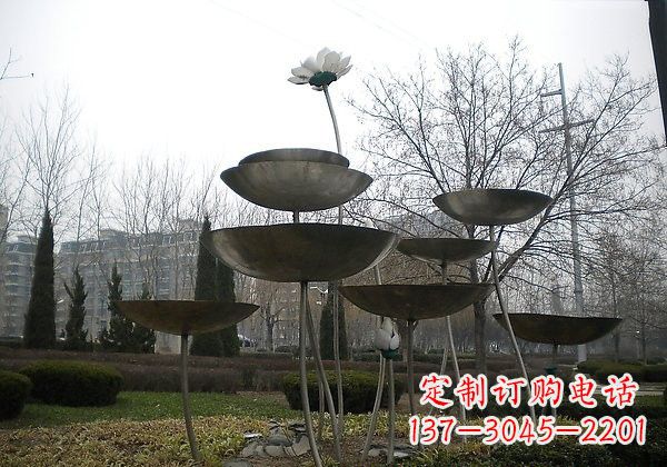 不锈钢抽象荷花雕塑