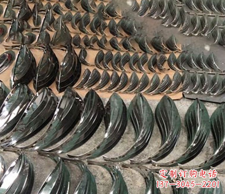 不锈钢抽象镜面小鱼雕塑