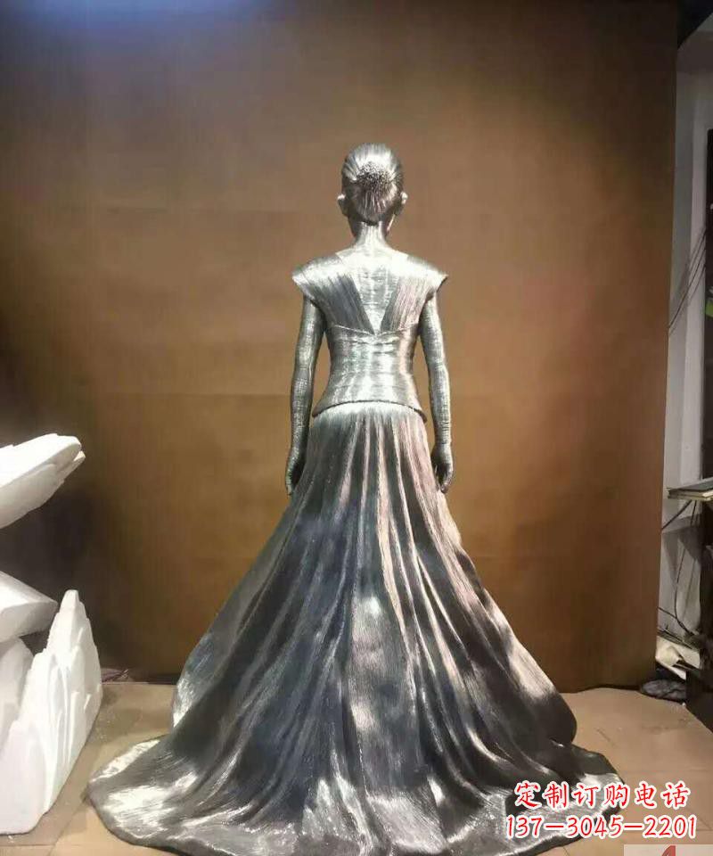 不锈钢抽象女人身影雕塑