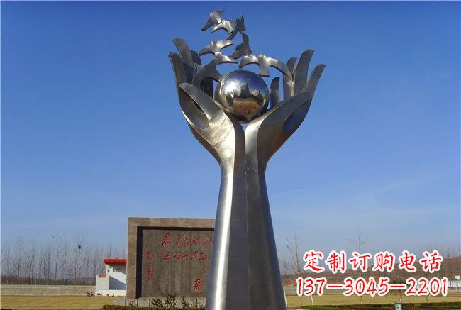 纪念和平——不锈钢抽象手托和平鸽雕塑 纪念和平——不锈钢抽象手托和平鸽雕塑