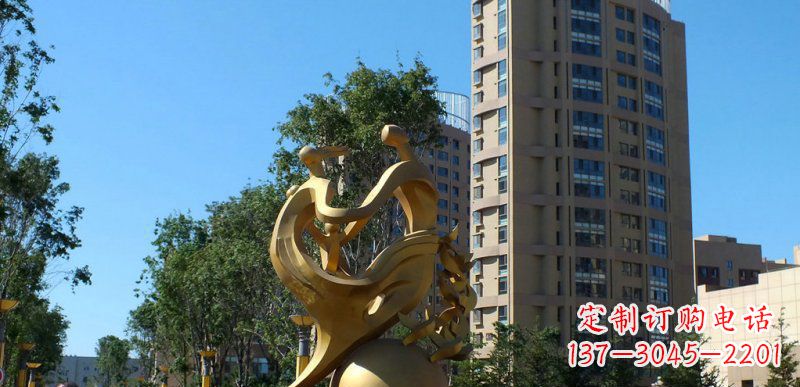 不锈钢抽象一家三口人物雕塑
