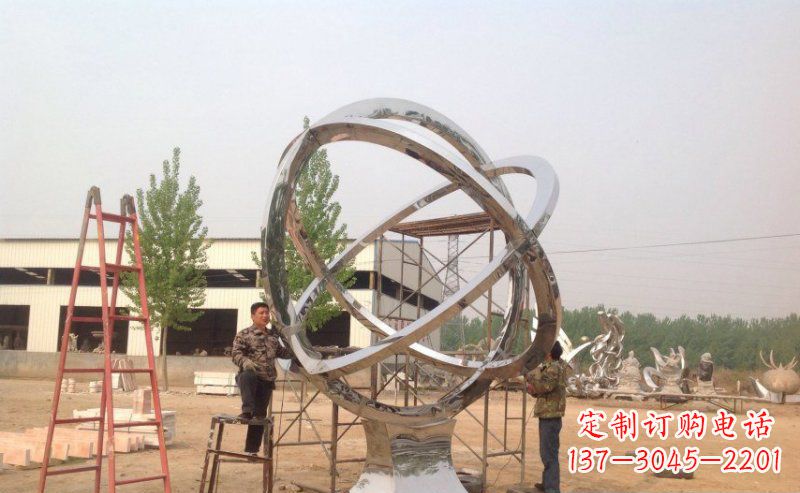 不锈钢抽象圆环雕塑。 不锈钢抽象圆环雕塑。