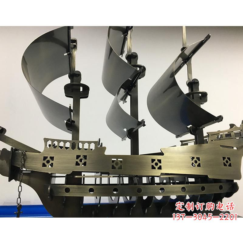 不锈钢创意船雕塑