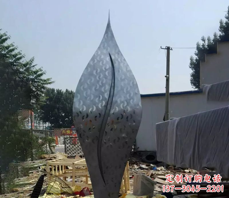 不锈钢创意花骨朵景观雕塑