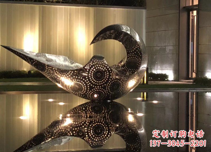 不锈钢创意商业街雕塑