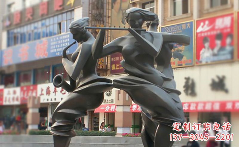 不锈钢吹笛子人物广场雕塑