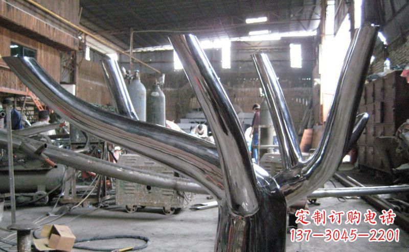 不锈钢大树雕塑
