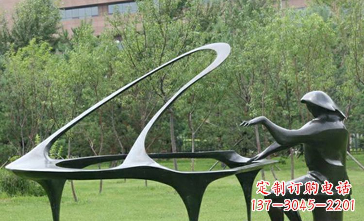 不锈钢弹琴抽象人物景观雕塑