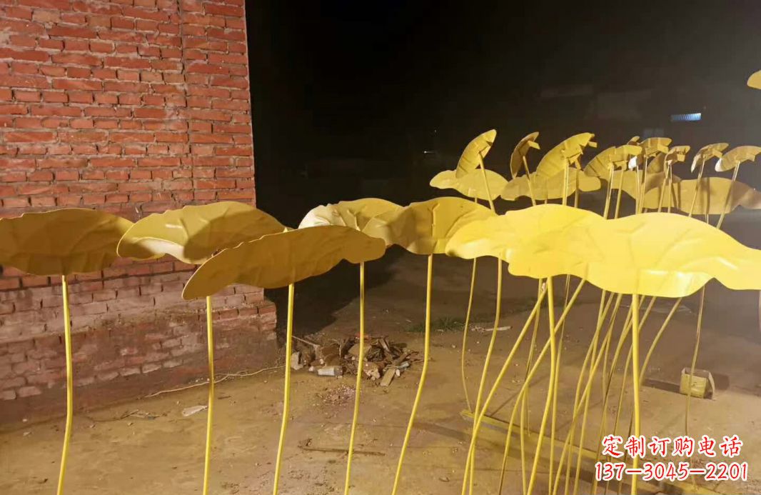 不锈钢锻造荷花雕塑1