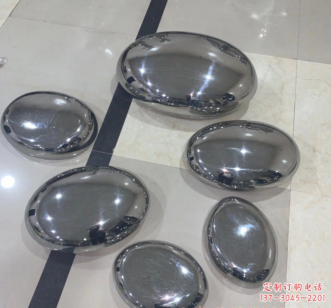 不锈钢鹅卵石景观雕塑