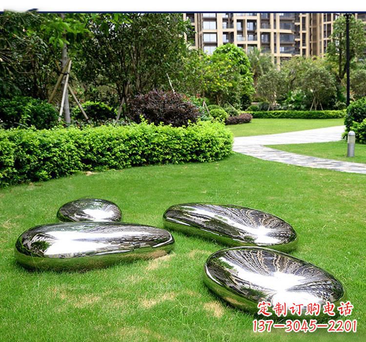 不锈钢鹅卵石镜面雕塑