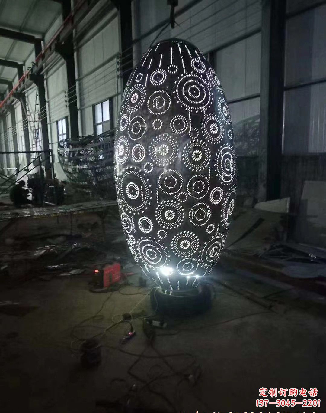不锈钢发光圆球景观雕塑