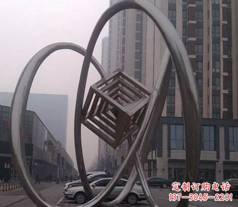 不锈钢方块雕塑