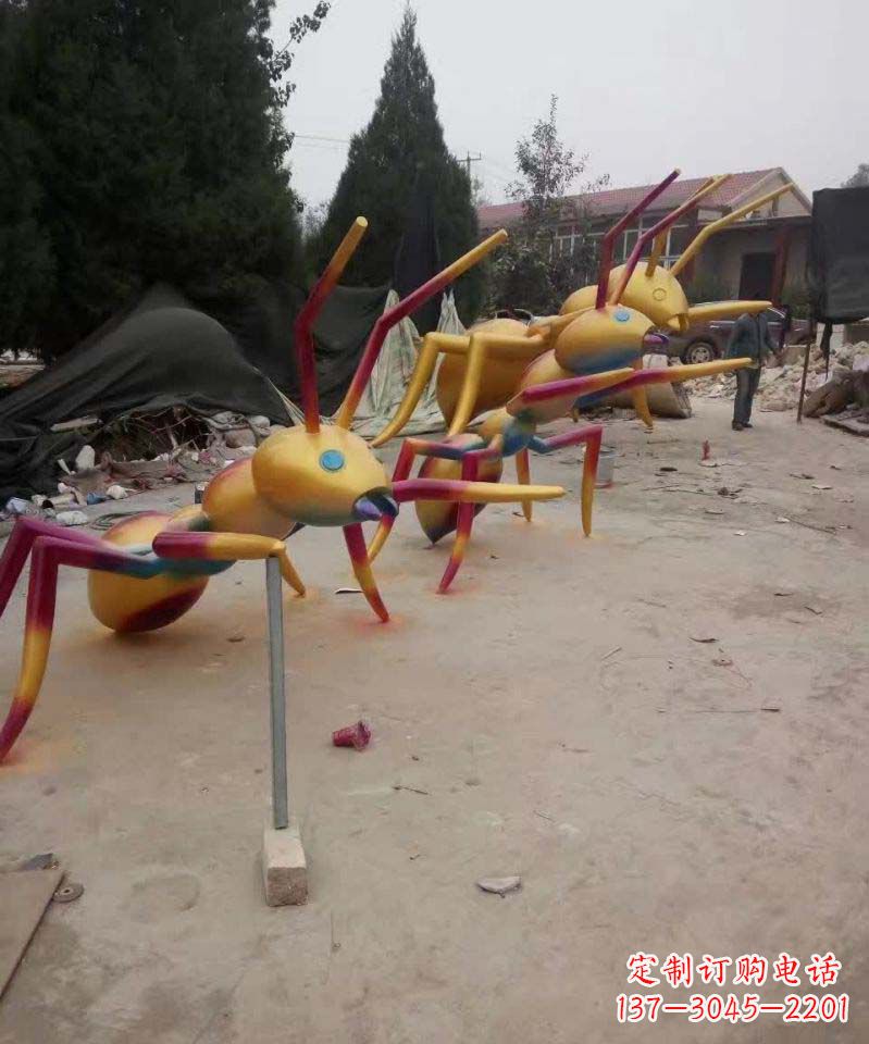 不锈钢仿真蚂蚁雕塑1